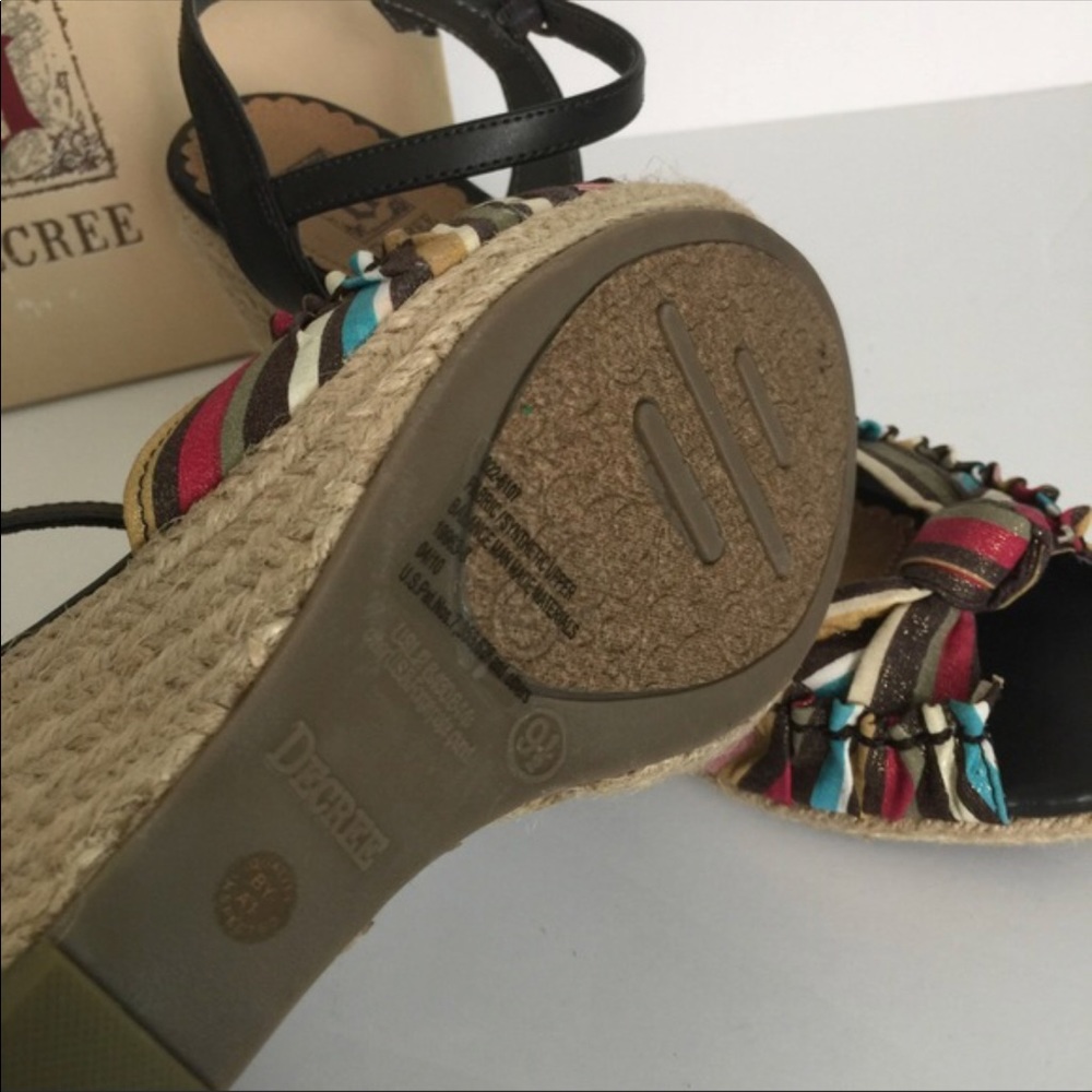 NIB DECREE CORA BROWN SIZE 9.5 WITH 4” WEDGE HEEL - Picture 2 of 4